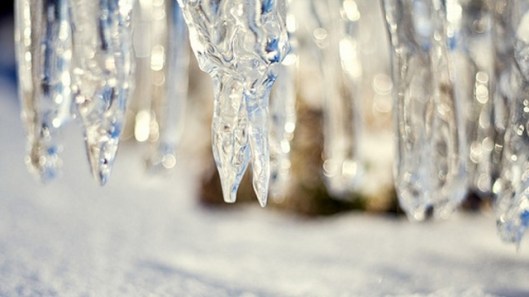 snow tumblr alone girl sad emo winter pale goth ice aesthetic